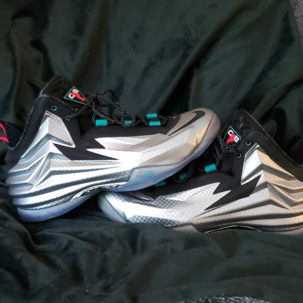 Chuckposite